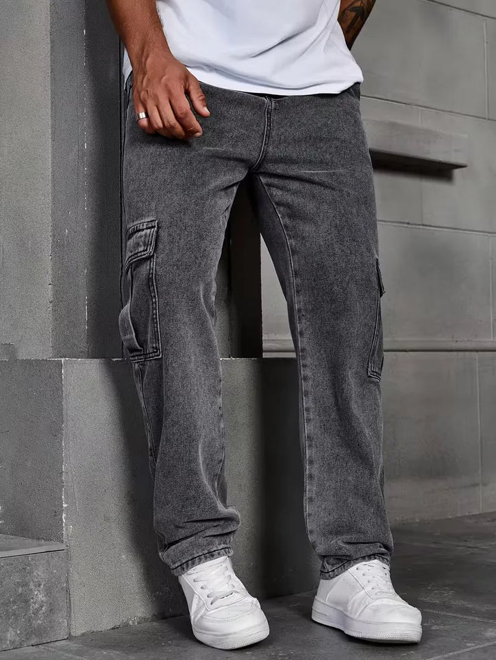 Blauwe heren loose fit cargo broek met rechte pijp, ideaal voor streetwear en dagelijks comfort.