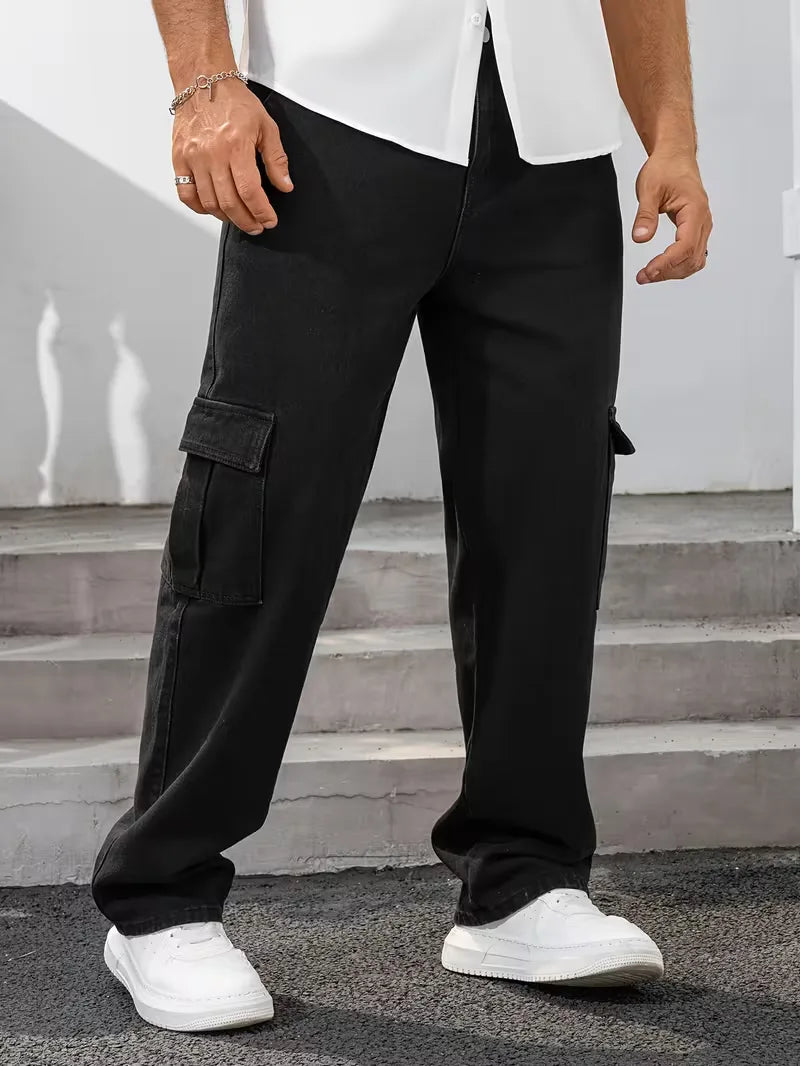 Moderne donkergrijze heren loose fit cargo broek met ruime zakken en rechte pijp. Comfortabel.