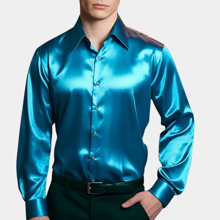 Veelzijdig glanzend heren overhemd, slim fit, zowel zakelijk als casualchic te dragen.