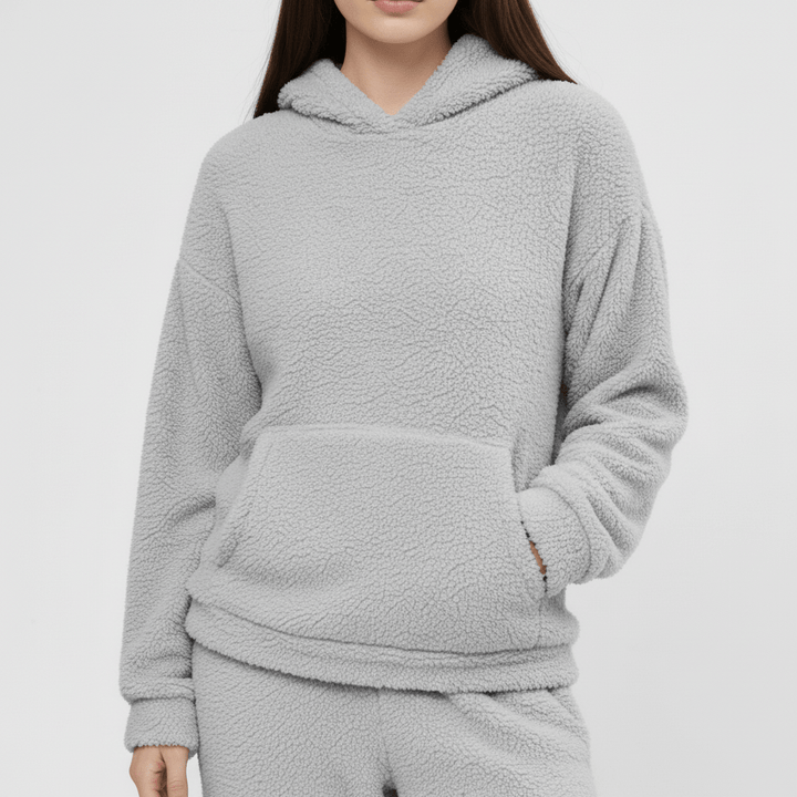Loungewear set Skye, in een trendy kleur, comfortabel en praktisch voor dagelijks gebruik.