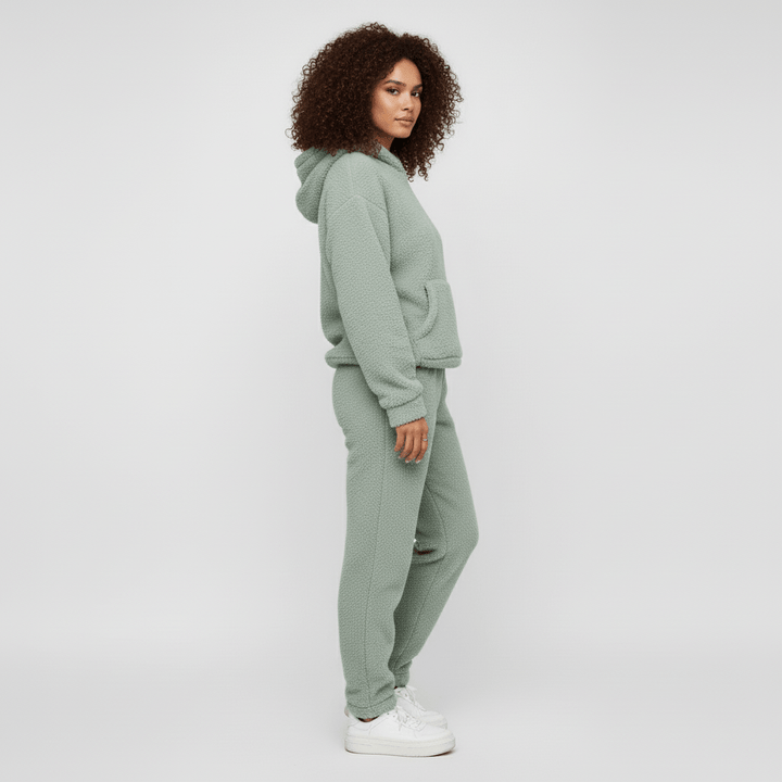 Complete dames loungewear set van zachte stof, ideaal voor ontspanning thuis.