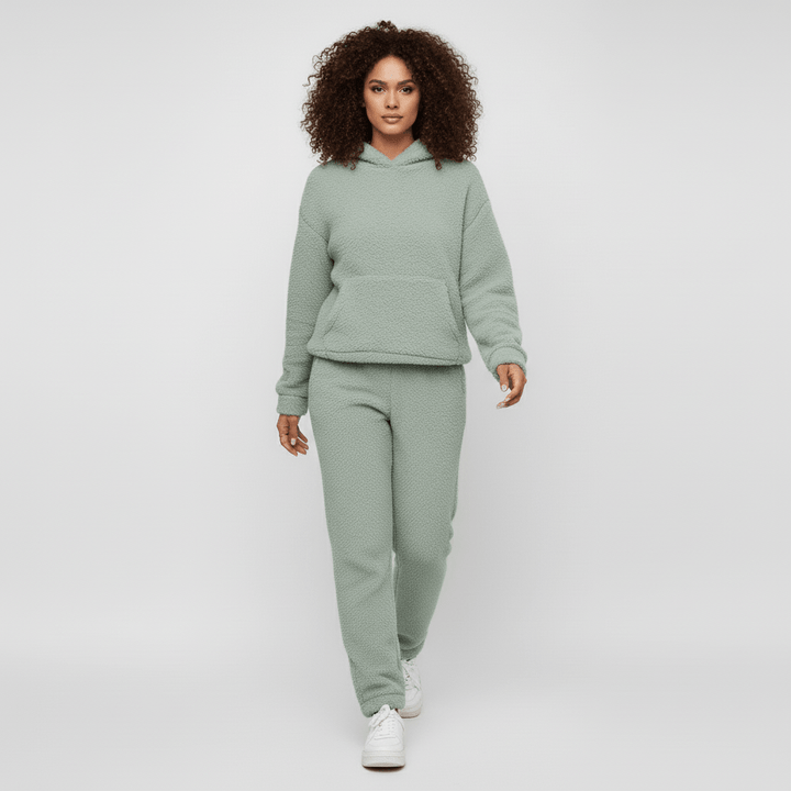 Loungewear hoodie met kangoeroezak, comfortabel en warm, deel van de Skye set.