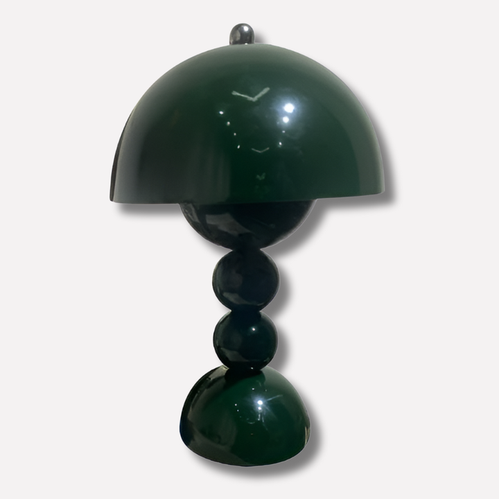 Dimbare LED tafellamp, perfect voor sfeervolle verlichting in slaapkamer of woonkamer.