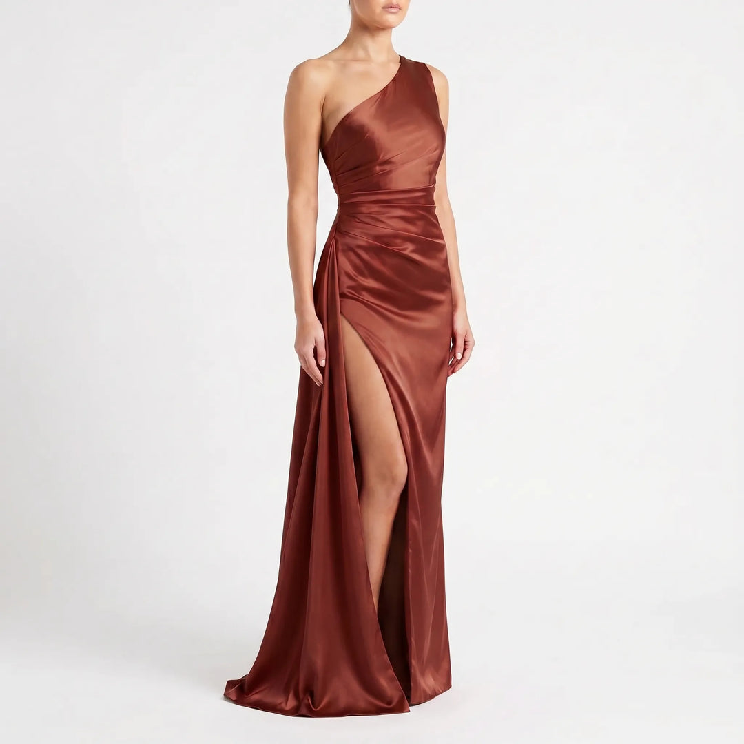 Moderne asymmetrische gala jurk dames, met elegante one-shoulder band voor een unieke look.