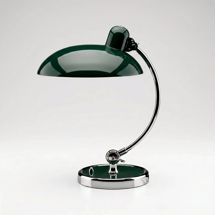 Sfeervolle metalen tafellamp met verstelbare arm en ronde koepelkap; een eyecatcher in elk interieur.