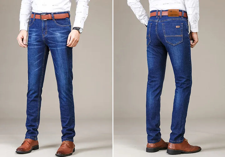 Heren casual broek: rechte jeans, zwart, met rekbare stof voor extra comfort.