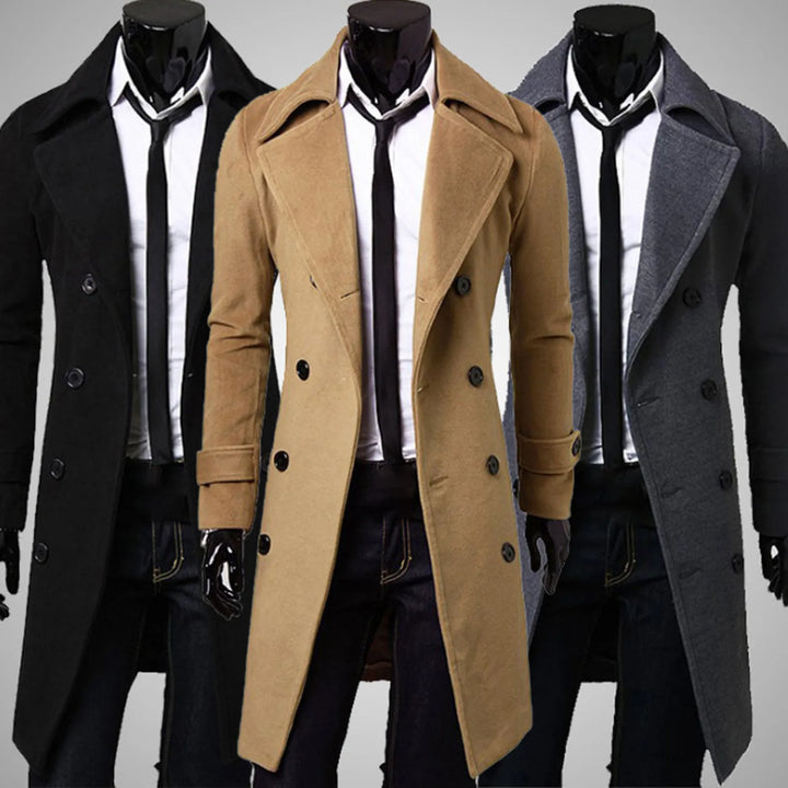 Elegante heren trenchcoat, winddichte lange jas met dubbele knopen. Klassieke Britse mode, perfect voor heren.