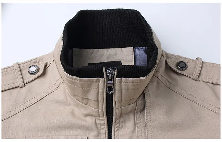 Heren jack slim fit, groen, in robuuste militaire stijl, perfect als lichte bovenkleding voor lente.