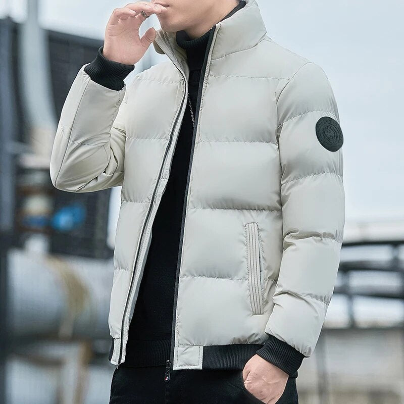 Legergroene gewatteerde heren winterjas, stoer en warm, perfecte casual wintermode.