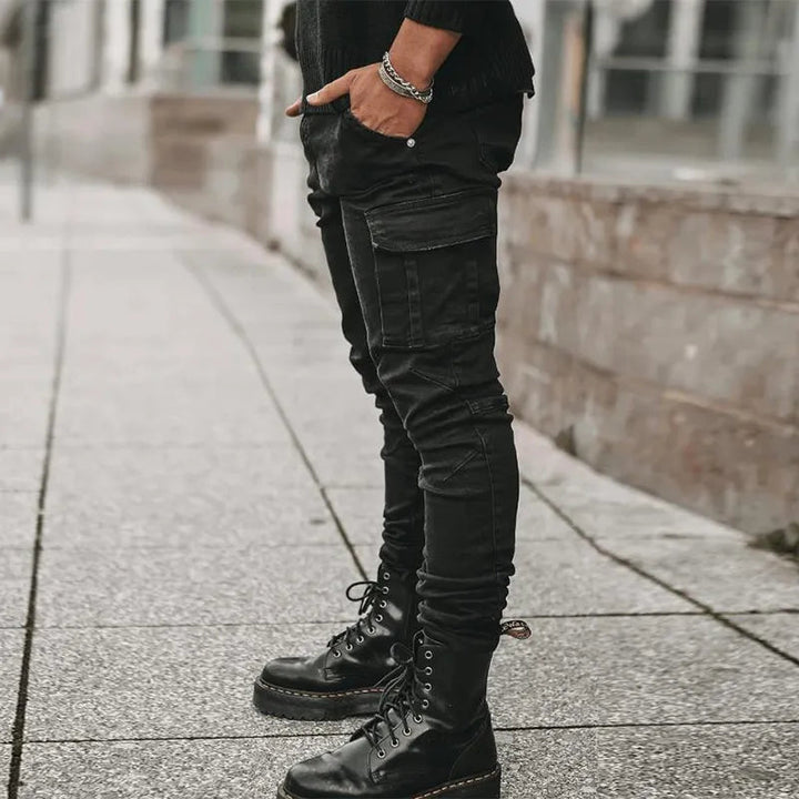 Heren cargo jeans met middelhoge taille, comfortabele pasvorm en robuuste denim kwaliteit.
