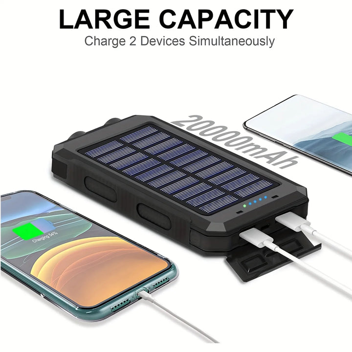 Robuuste zonne-energie oplader met ingebouwde zaklamp; perfecte reisaccessoire voor gadgets.