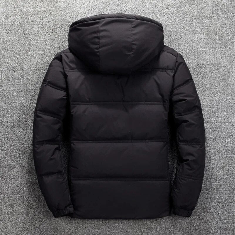 Stijlvolle heren winterjas voor mannenmode, geschikt voor skiën en dagelijks gebruik.