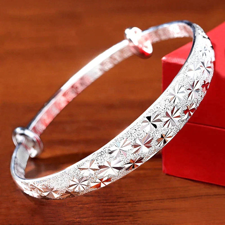 Damesarmband met delicate zilveren sterren, hoogwaardig verzilverd, perfect voor elke outfit.