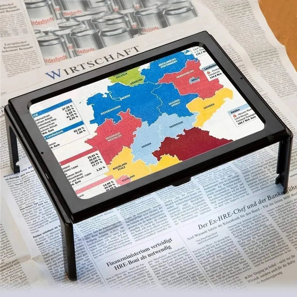 Lichtgewicht opvouwbaar vergrootglas met LED-verlichting, perfect voor fijne lettertjes thuis of op reis.