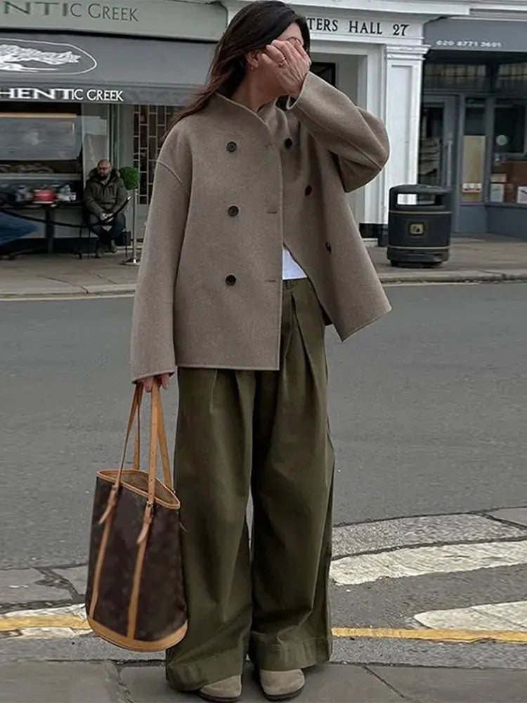 Dames vintage winterjas, elegant & warm. Perfect voor de wintercollectie.