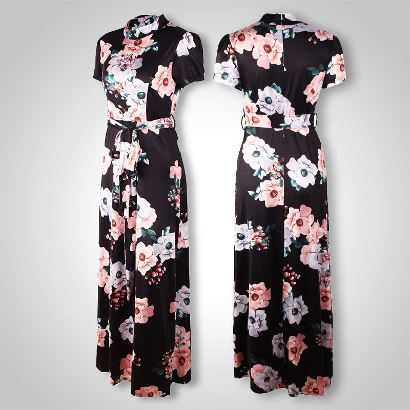 Detail van de mouw van de elegante dames bloemenjurk, comfortabel en luchtig voor de zomer. Modieuze vrouwenmode.