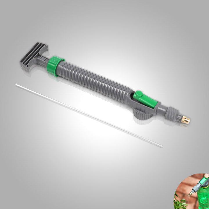 Compacte nevelaar voor planten, universeel inzetbaar als tuinaccessoire voor nauwkeurige plantenhygiëne.