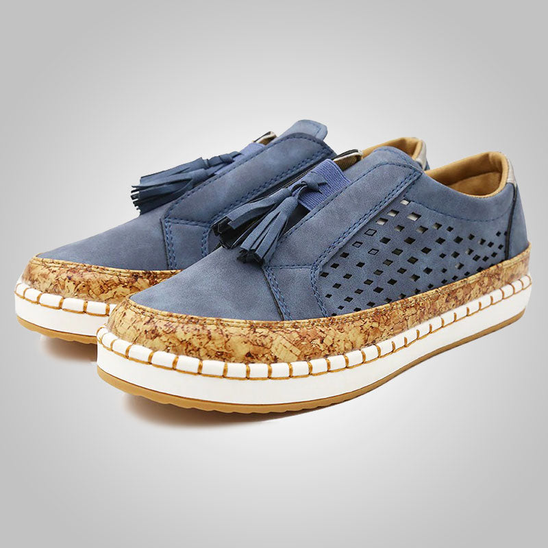 Rode comfortabele instappers voor dames en heren, ideaal voor casual mode en wandelschoenen.