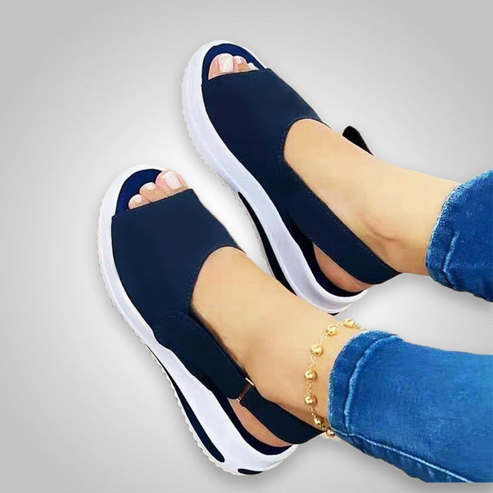 Stijlvolle dames sandalen, comfortabele zomerschoenen met modieus open design en ritssluiting.