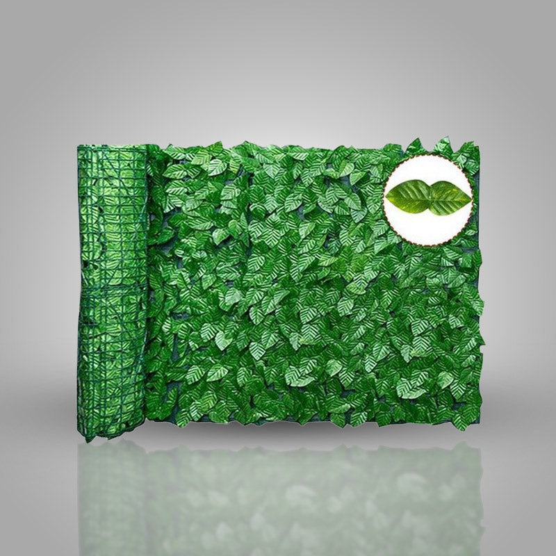 Realistische kunstplantenrol voor privacy op balkon of schutting, onderhoudsvrij groen.
