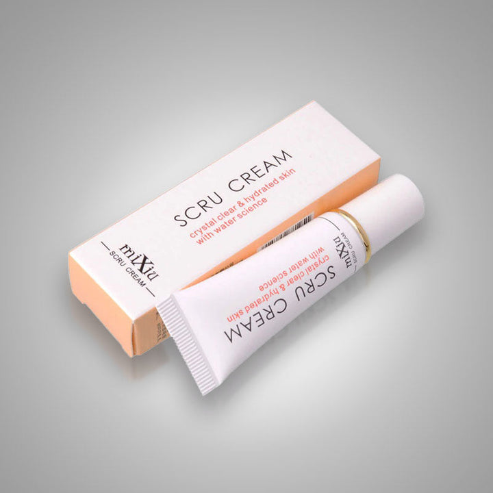 Exfoliërende lipscrub voor dames, maakt lippen gehydrateerd en stralend.