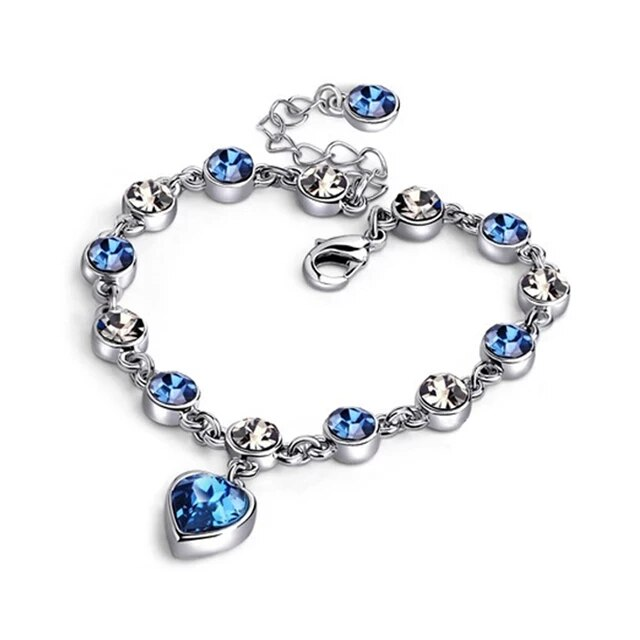 Dames oceaanhart kristalarmband met blauwe zirkonia hartbedel. Elegant en verstelbaar sieraad voor vrouw.