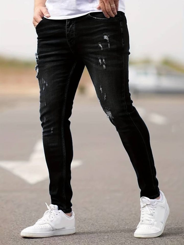 Moderne herenkleding: comfort spijkerbroek, stijlvolle jeans voor streetwear en casual mannen mode.