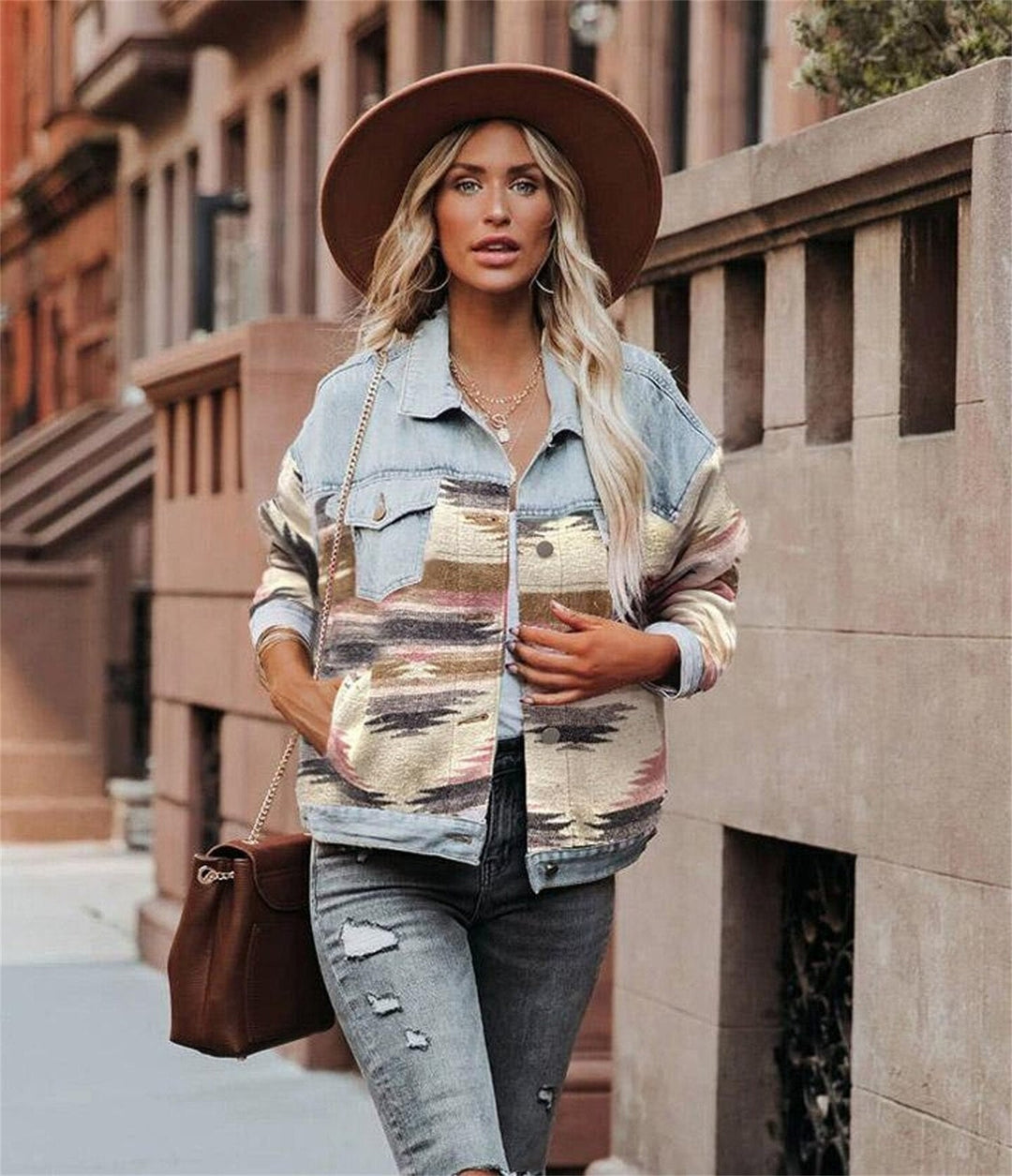 Azteeks damesvest met kleurrijke vintage print. Creëer een trendy en unieke bohemian outfit.