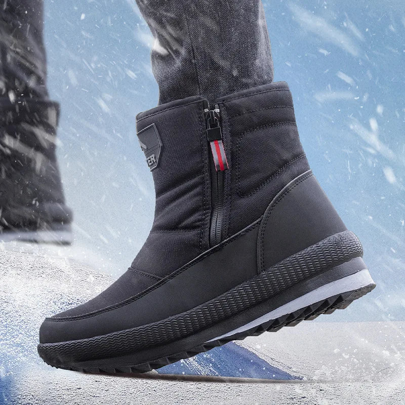 Warme gevoerde heren snowboots, waterafstotend met stevige antislipzool voor winterse omstandigheden.
