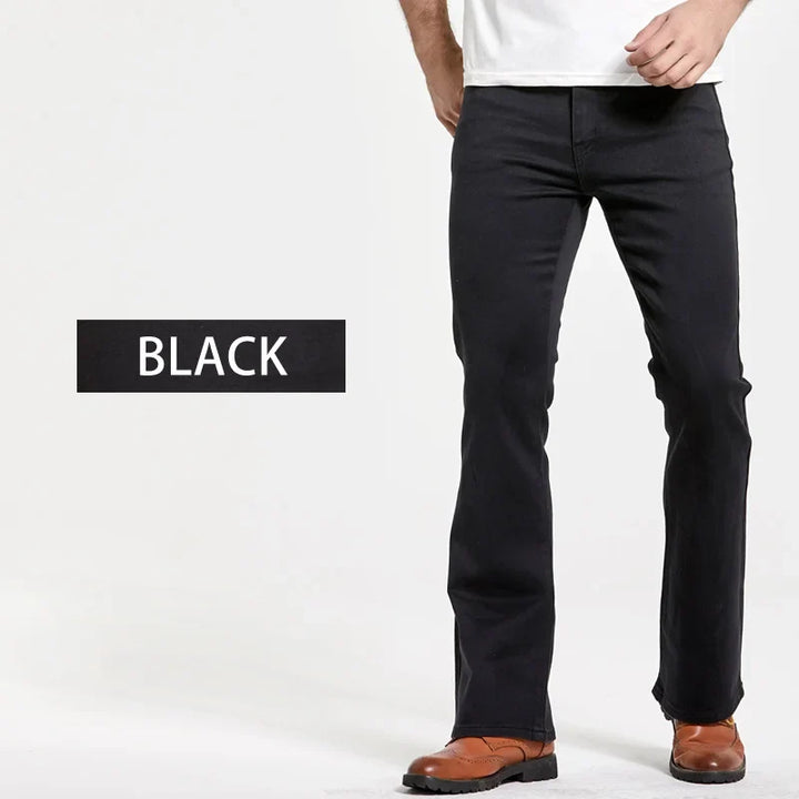 Moderne boot cut heren jeans. Stijlvol met uitlopende pijpen, biedt optimaal comfort.