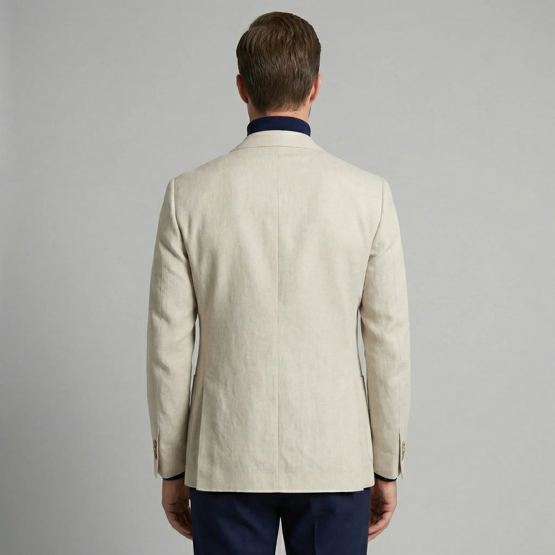 Modieuze marineblauwe heren blazer met revers en knopen. Geschikt voor zakelijk en casual.
