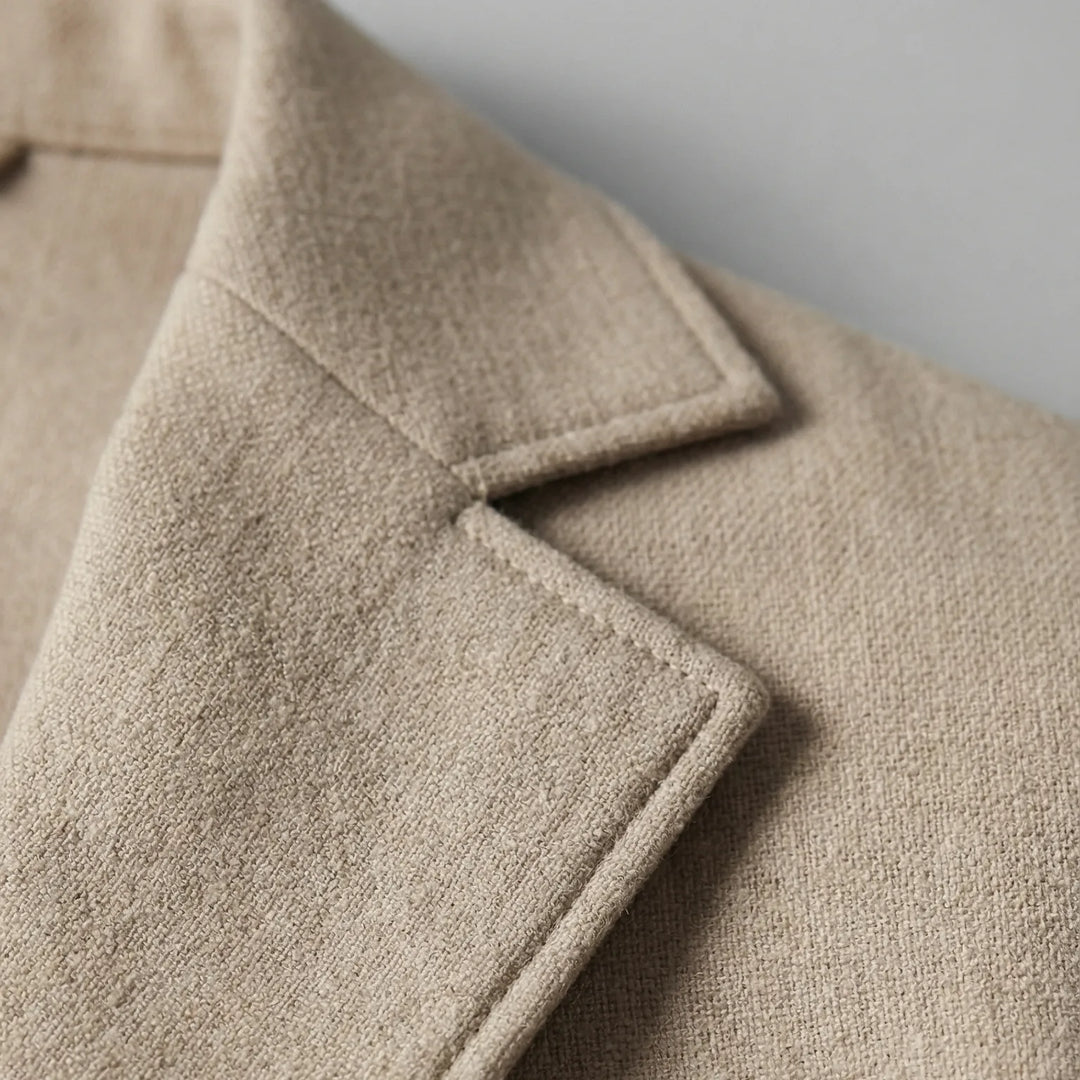 Stijlvolle beige unisex single-breasted blazer, regular fit met knoopsluiting, een klassiek en comfortabel jasje.