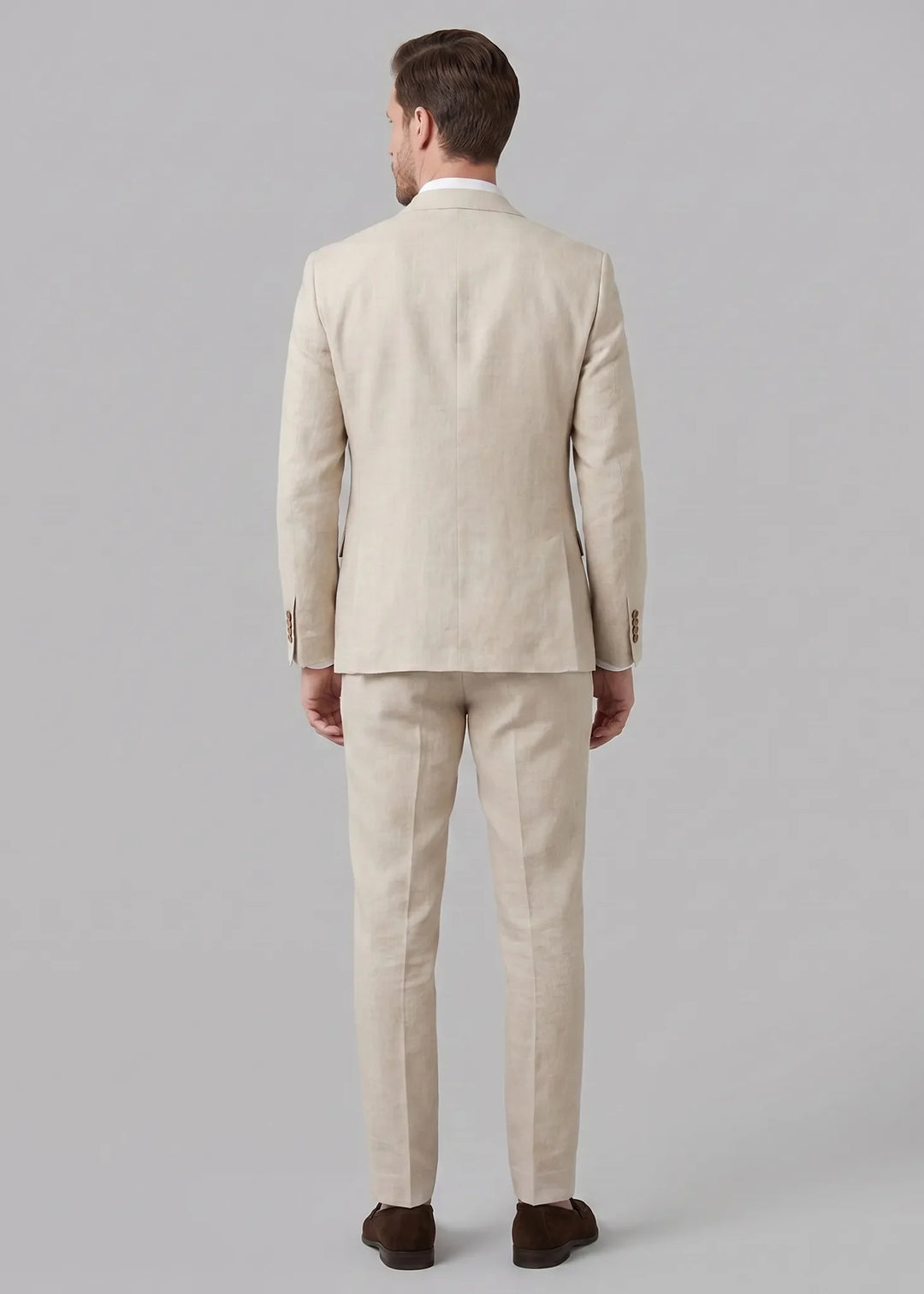 Modern tweedelig herenpak: slim fit blazer en pantalon. Geschikt voor zowel zakelijk als casual chique gelegenheden.