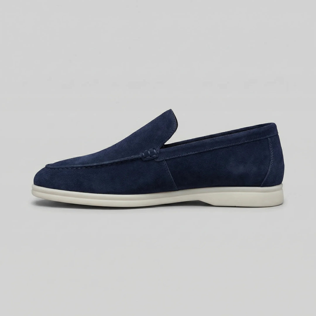 Rode dames instappers, opvallende platte schoenen met penny strap.