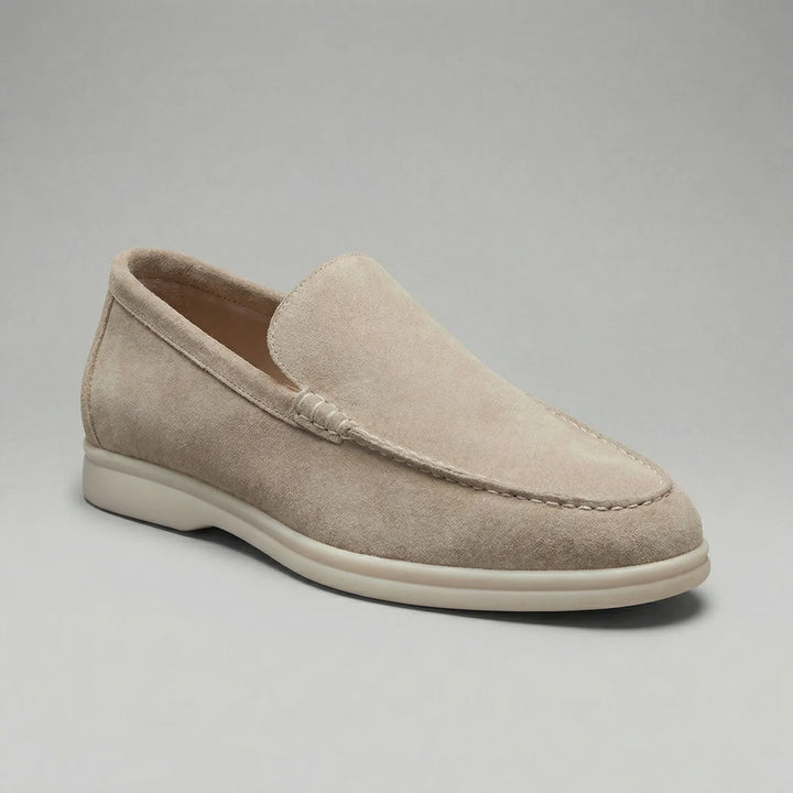 Marineblauwe moderne loafers, stijlvolle dames instappers voor een chique look.