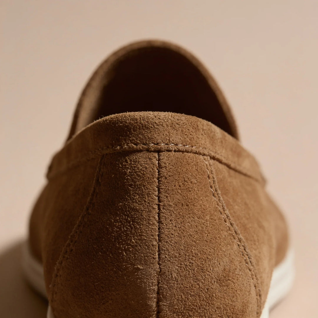 Witte leren penny loafers, comfortabele en trendy dames instappers.