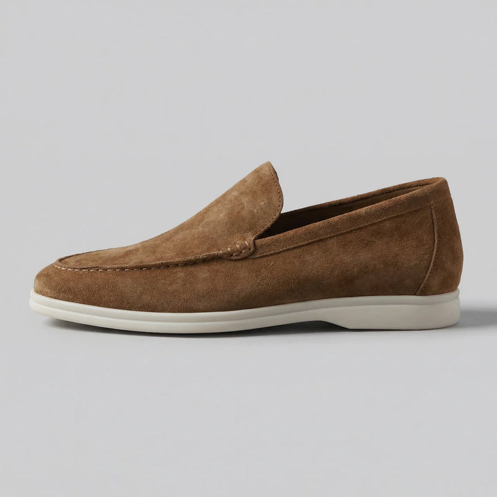 Zwarte elegante instappers, tijdloze penny loafers voor een professionele uitstraling.