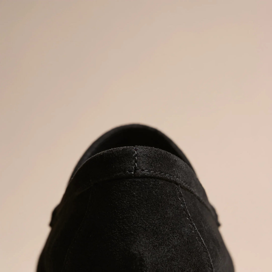 Bruine moderne instappers, stijlvolle slip-on loafers voor een trendy lente look.