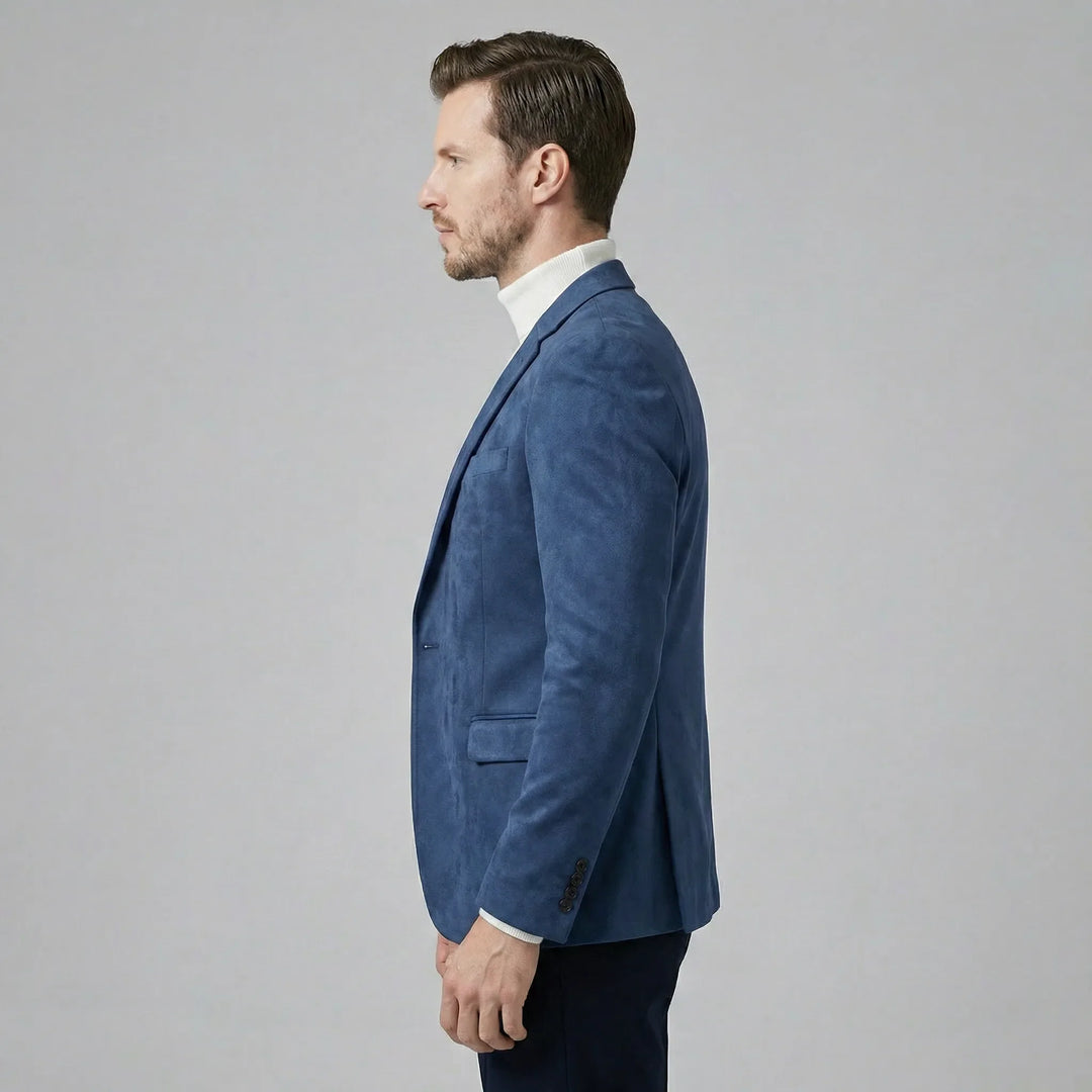 Heren blazer, slim fit, met V-hals, gedrapeerd op paspop, toont de perfecte pasvorm.