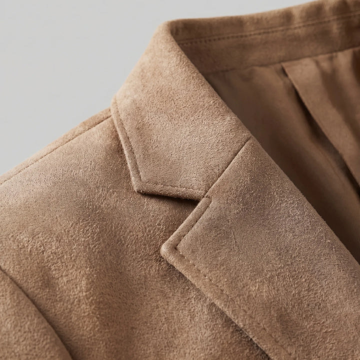 Veelzijdige heren blazer, slim fit, V-hals, getoond van achteren, accentueert pasvorm.