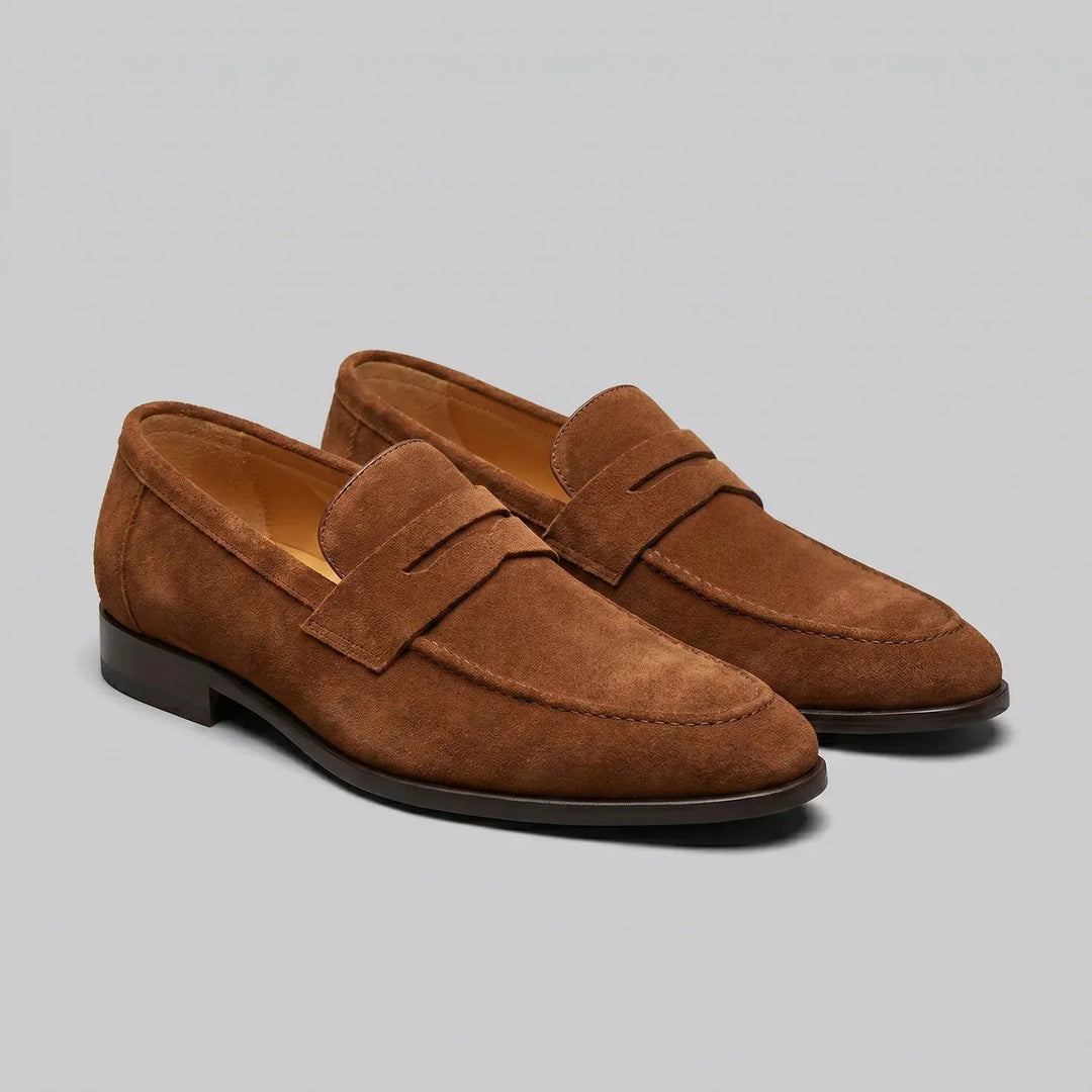 Mosterdgele heren loafers, klassieke instappers met een unieke kleur, comfortabel en chic.