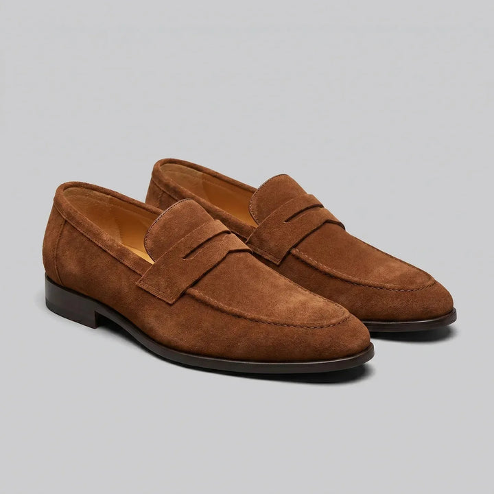 Mosterdgele heren loafers, klassieke instappers met een unieke kleur, comfortabel en chic.