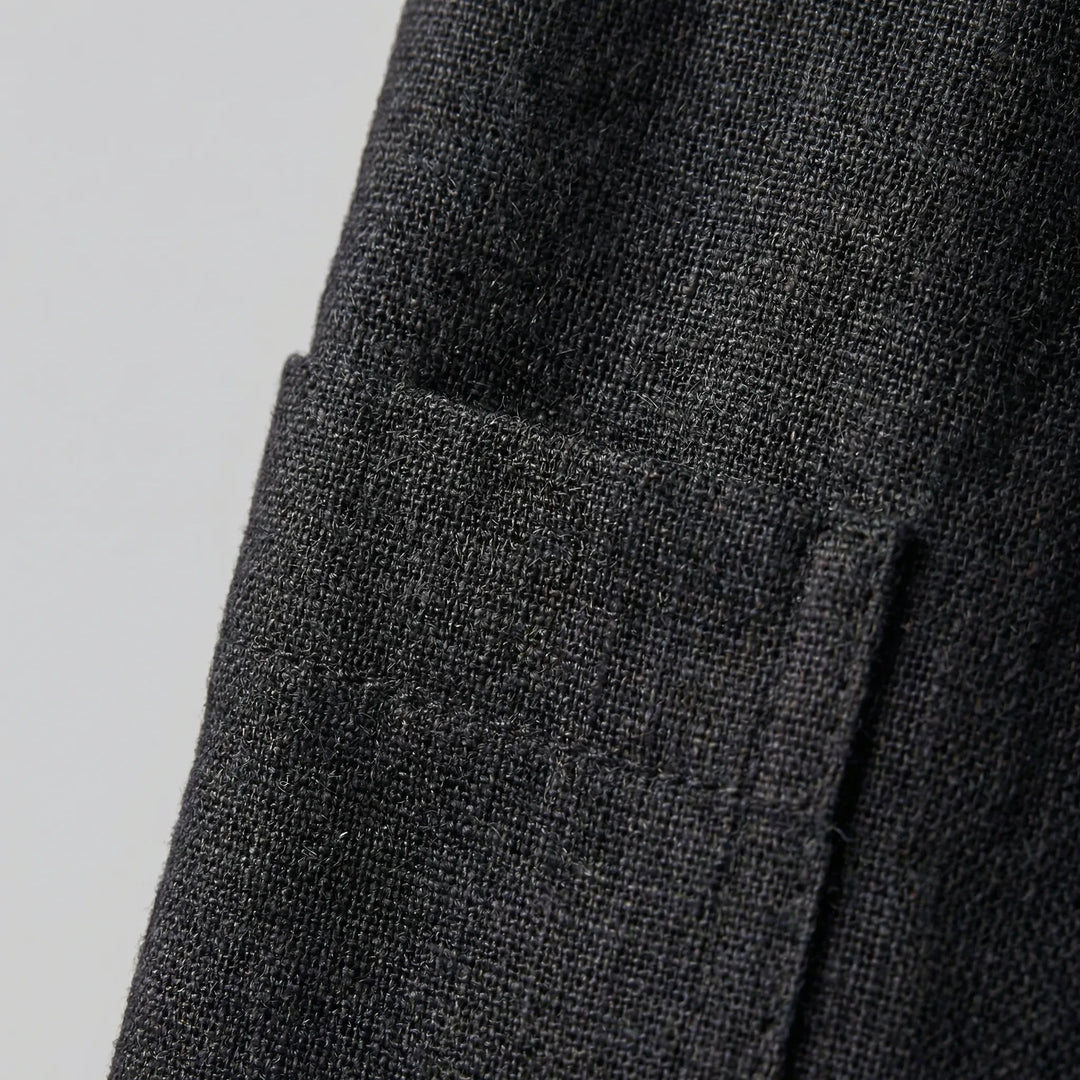 Modieuze damesblazer slim fit met lange mouwen, verkrijgbaar in wit, zwart, beige en lichtblauw.