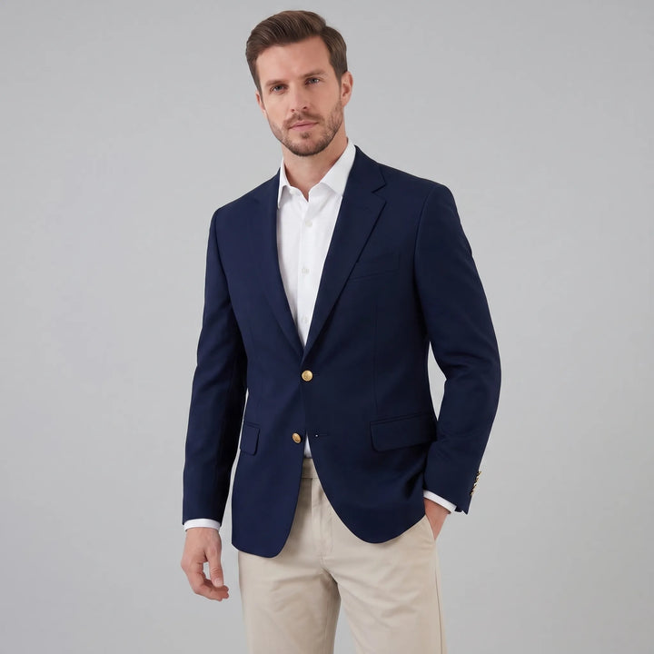 Marineblauwe heren blazer, elegant en stijlvol, perfect voor elke gelegenheid. Gestructureerd voor een nette look.