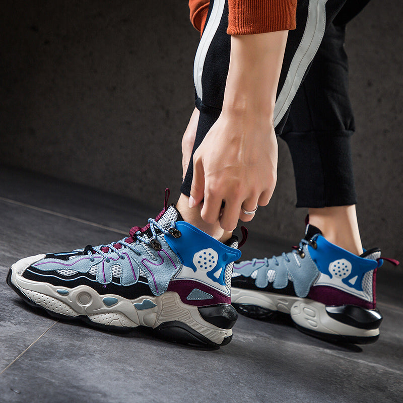 Basketbalstijl hoge herensneakers, kleurrijk en ademend, met stevige vetersluiting.