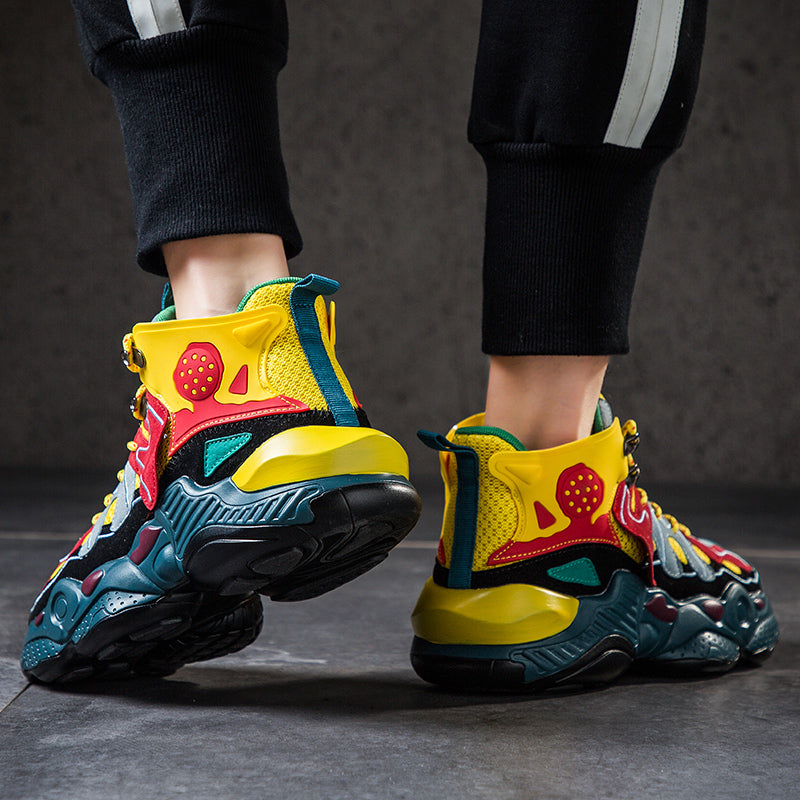 Ademende kleurrijke hoge sneakers voor heren, casual veterschoenen met basketbalstijl.