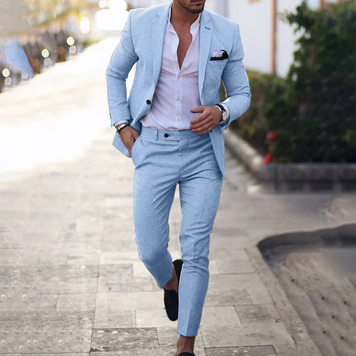 Heren business casual pak Lucas, gedragen in een zakelijke setting, straalt professionaliteit en stijl uit.