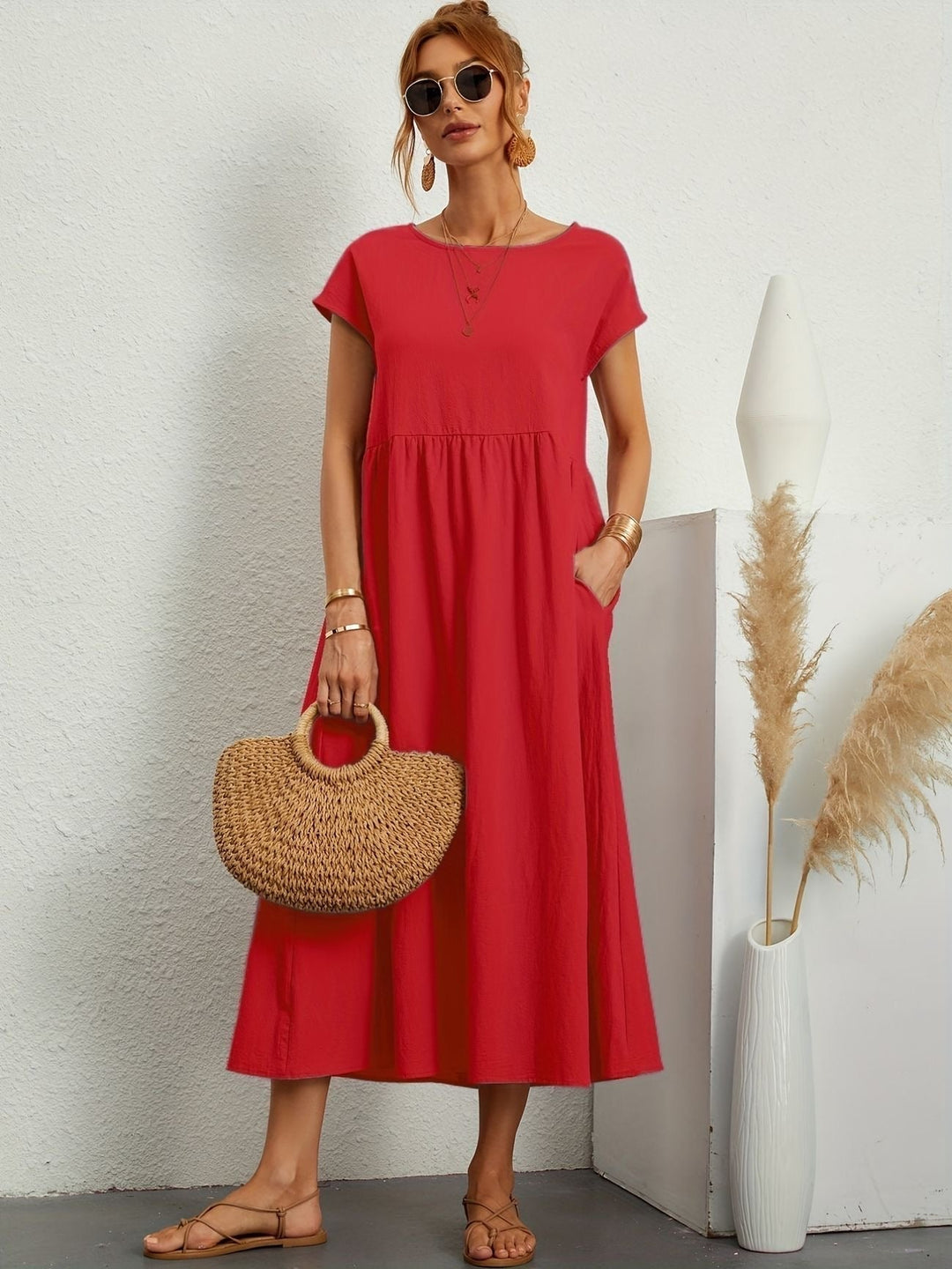 Casual dames midijurk met korte mouwen, ontspannen pasvorm, een must-have voor je zomergarderobe.