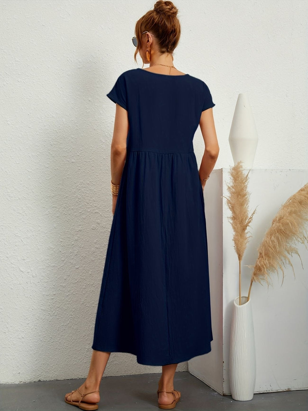 Chique zomerse dames midijurk, korte mouwen, comfortabele pasvorm, perfect voor dagelijks gebruik.