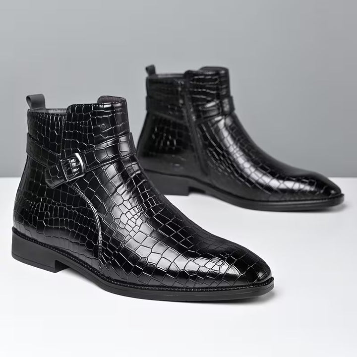 Comfortabele heren mid-top enkellaarzen met exotische krokodillenprint en praktische zijrits.